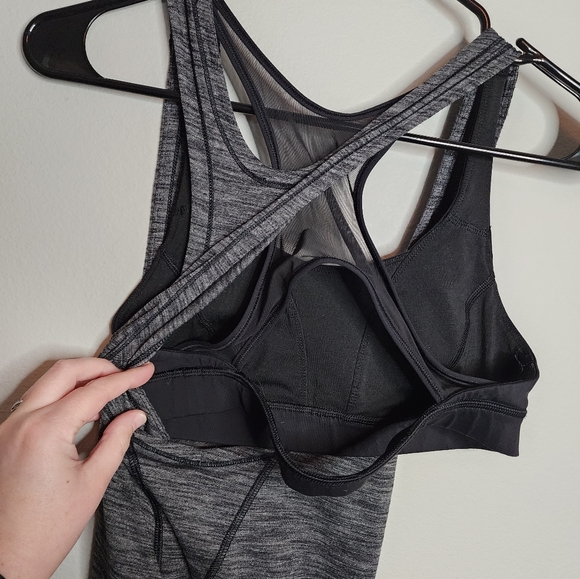 Lululemon Glide and Slide Tank with Built in Bra (NO Pads), Grey/Black, Size 6 - Picture 7 of 13